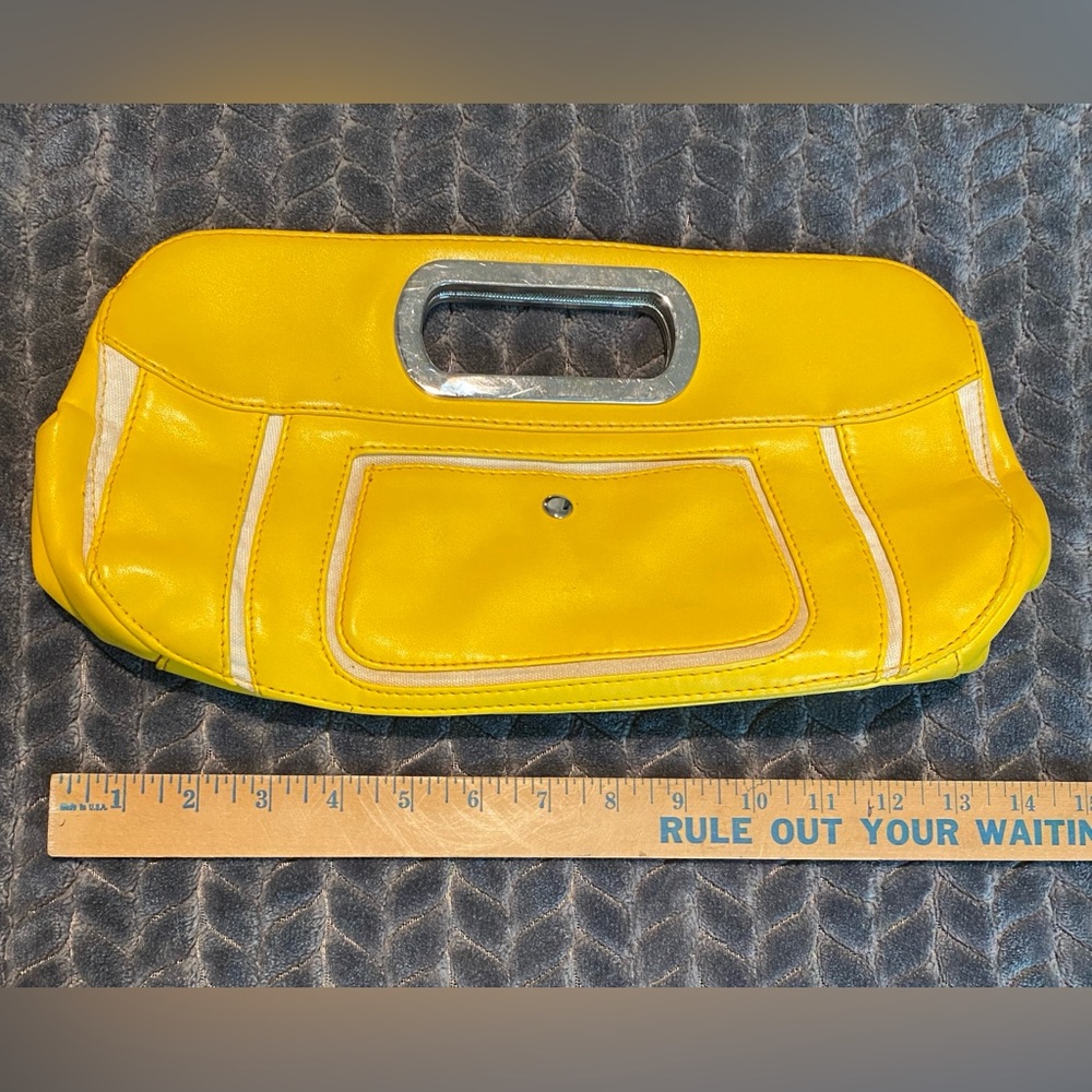 Yellow and white clutch. EUC no label.